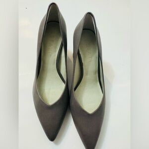 Revolve 1.State Gray Chunky Closed Pointy Toe Heel size 7. NWOB
